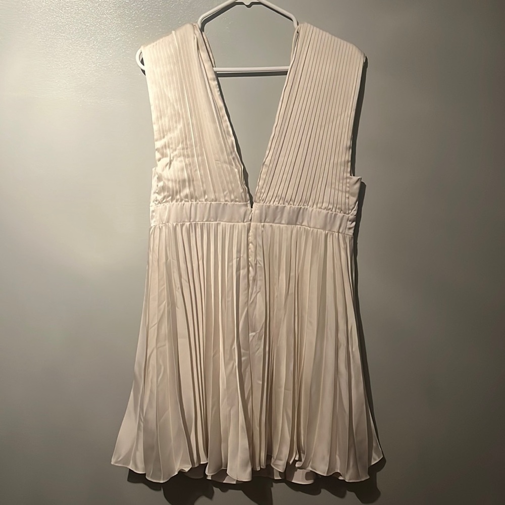 Abercrombie Plunge Pleated Mini Dress